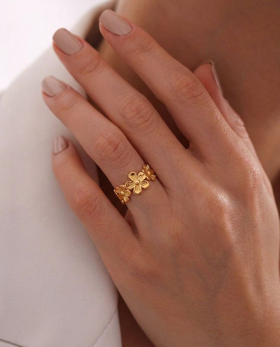 The Daisy Cluster Ring - Gold