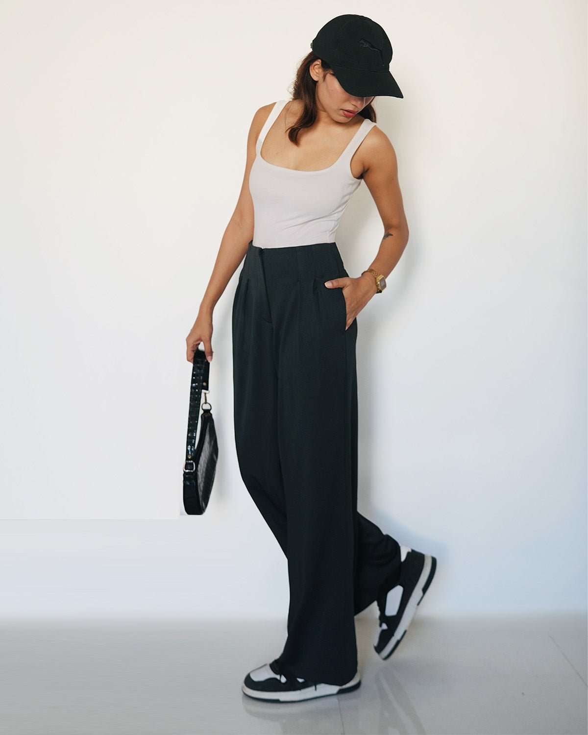 bottomwear,trousers,semi-formal,workwear,stretchable,polyester, spandex,black,pleated,relaxed fit,wide leg,full length,high rise, 24090016GG, OY963