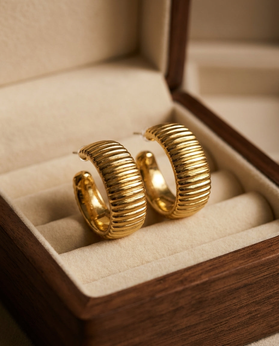 The Croissant Hoop Earrings - Gold