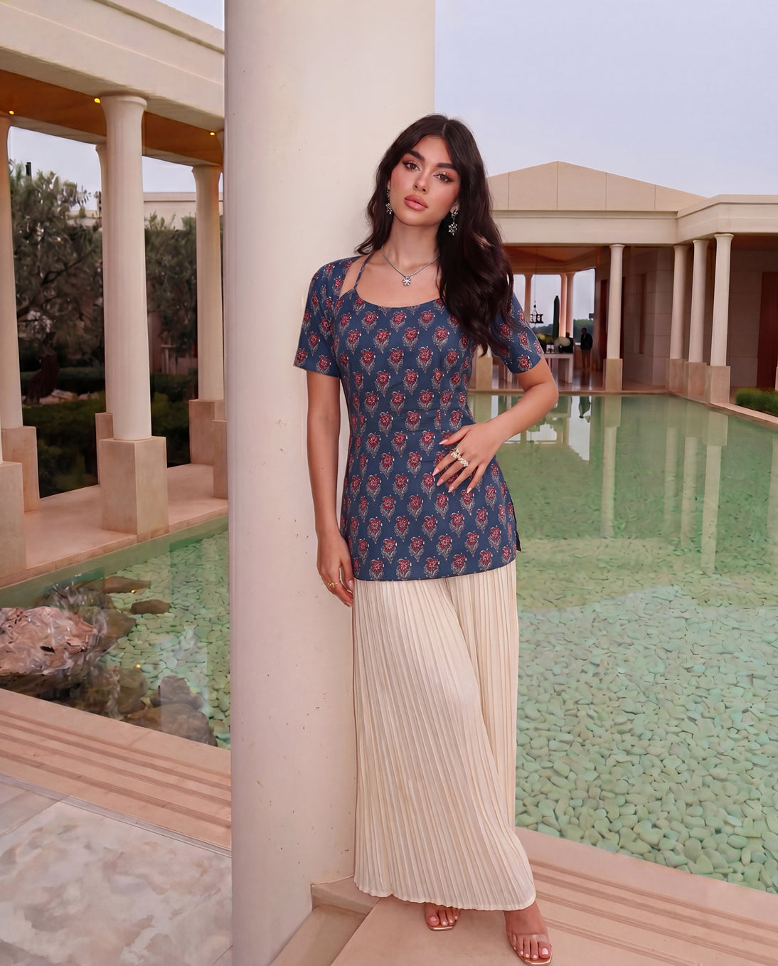 Nilofer Halter Neck Corset Kurti