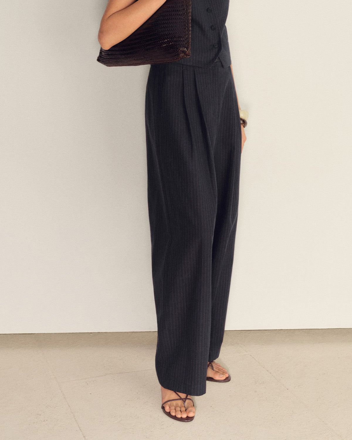 coord sets,bottomwear, topwear,formal, semi-formal,creative workwear, minimal, summer, urban fit,woven,polycotton,black,pinstripes, stripes,pinstripes, slit,button, zipper,regular fit top,vest,waist length top,slit hem,v-neck,sleeveless,button up,pants,straight fit ,full length,straight hem,mid rise waist,pockets,25060043GG,OY2011