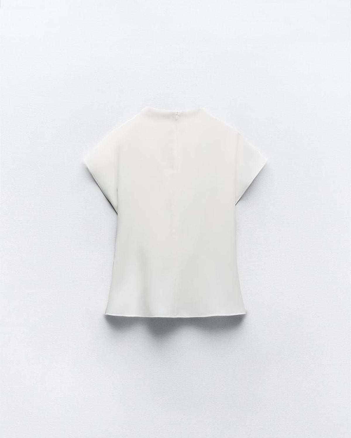 FRONT KNOT REGULAR FIT TOP,casual, drop shoulder, georgette, high neck, regular, relaxed fit, short sleeves, soft girl, solid, summer, tie knot, tops, topwear, white, woven,regular-fit-front-knot-white-top,Neck - High neck Sleeve - Drop sleeve Fit - Regular fit Print/Pattern - Solid Color - White Material - Polyester  Detail - Front side knot detailing