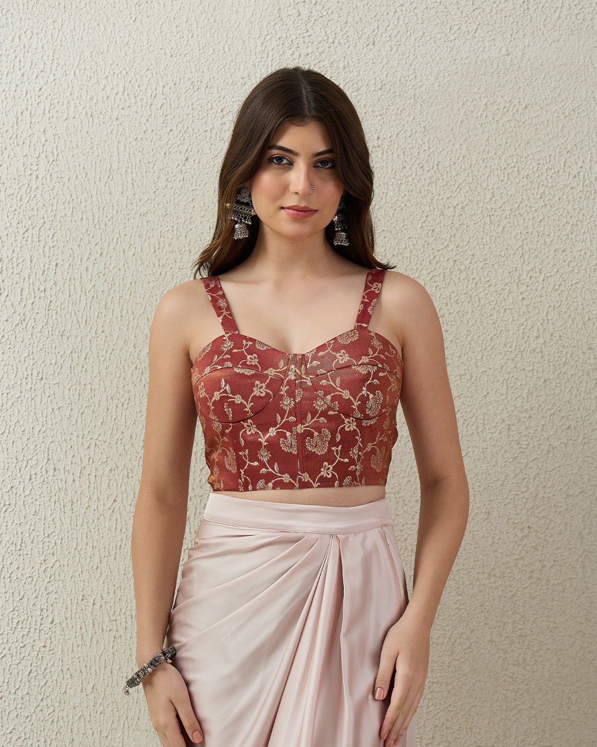 topwear,tops,ethnic, indo-western,ethnic wear, festive wear, indian wear, summer,woven,brocade,banarasi brocade,rust,floral pattern,textured,zipper,skinny fit,crop,crop,straight hem,sweetheart neck,shoulder strap,no sleeves,sleeveless	OY2091 rust, 25070046GG