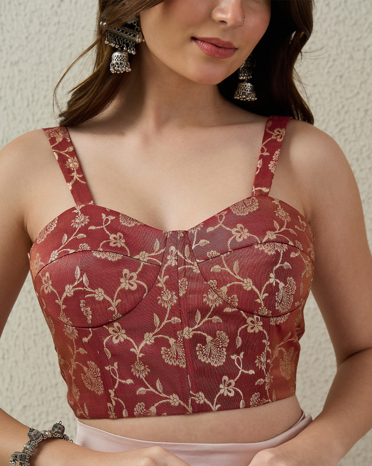 topwear,tops,ethnic, indo-western,ethnic wear, festive wear, indian wear, summer,woven,brocade,banarasi brocade,rust,floral pattern,textured,zipper,skinny fit,crop,crop,straight hem,sweetheart neck,shoulder strap,no sleeves,sleeveless	OY2091 rust, 25070046GG