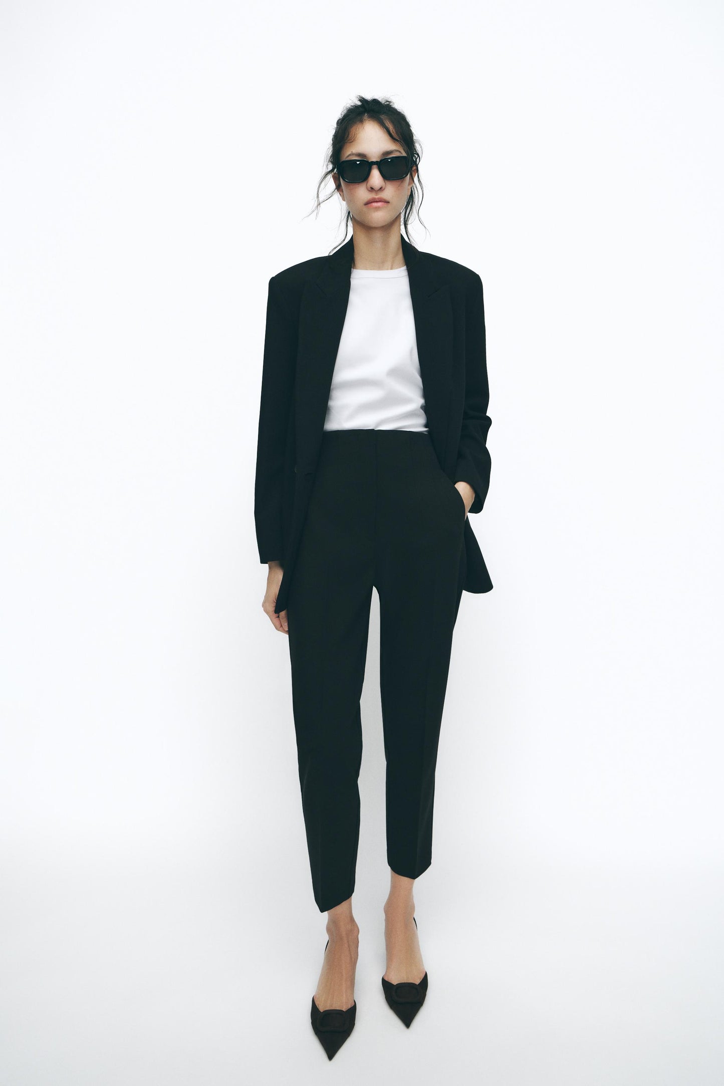 Black High-Waist Tapered Trouser