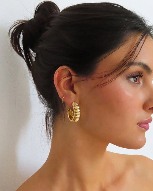 The Croissant Hoop Earrings - Gold