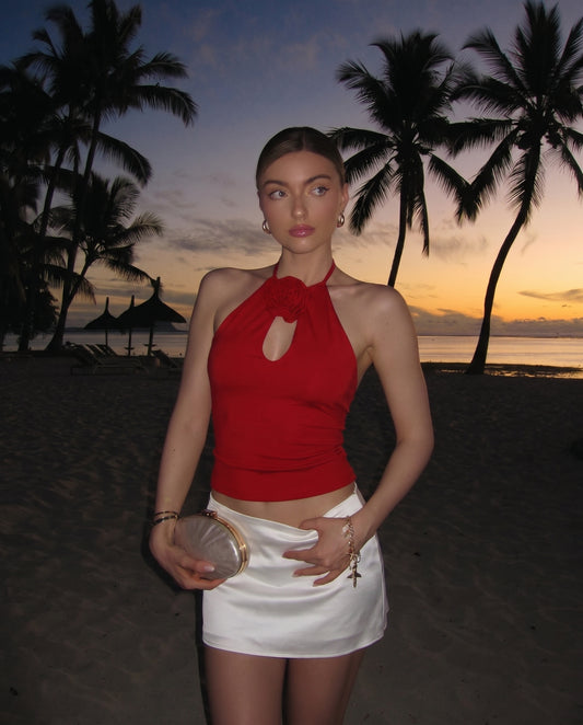 topwear,tops,casual, casual chic,gen z, millenial, summer,knitted, stretchable, woven,polyester, spandex,red,solid,tie knot,slim fit,crop top,crop,straight hem,halter neck,no straps,no sleeves, sleeveless	OY3116, 25110015GG