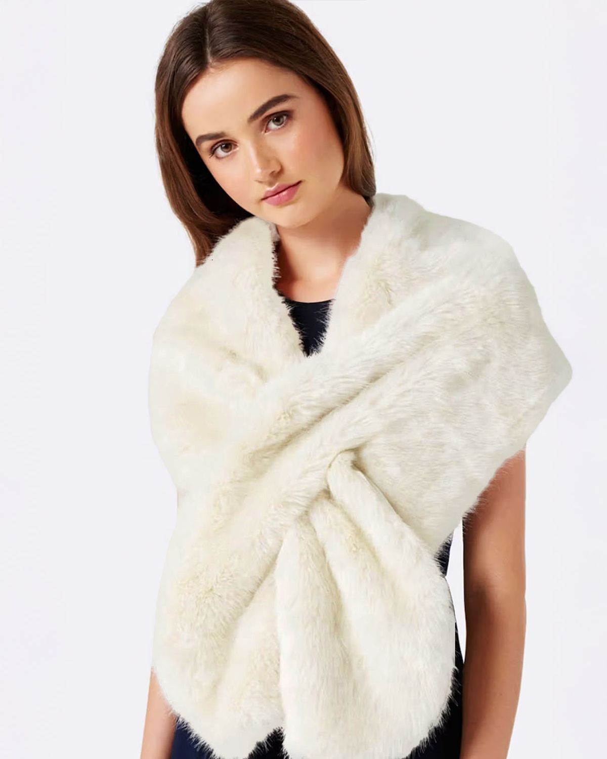 outer wear,wrap,casual, outdoors,minimal, streetwear, winter wear,woven,fur,,white,solid,textured,,relaxed fit,scarf,sleeveless,OY2256, 25090066GG