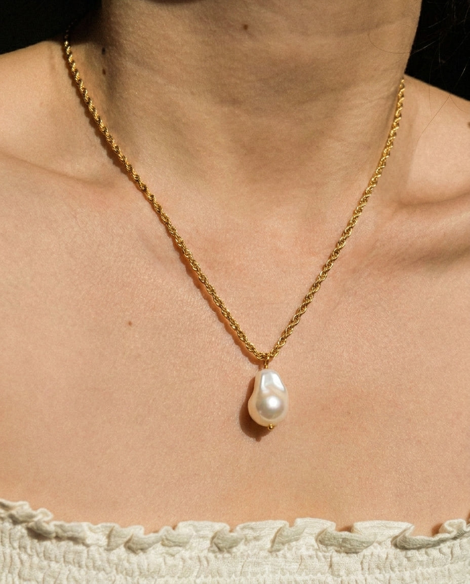 Golden Pearl Pendant Necklace