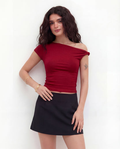 Knot Up Shoulder Fitted Top In Burgundy