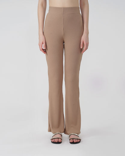 RIBBED FLARED TROUSER,Color: Nude
Fabric: Ribbed
Fit: Flared Fit 
Length: Full Length (43 inches)
Waist: High Rise
Print: Solid
Details: Ribbed Surface,bottomwear,trousers,casual,knitted,ribbed,nude,flared fit,flared,full length,flared,high rise,suited for influencer,ribbed-flared-trouser-nude