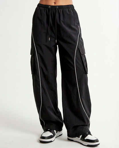 CONTRAST STRIPE TROUSERS IN BLACK,bottomwear,trousers,casual,streetwear, urban fit,woven,poplin stretch,black,flap pocket,baggy fit,wide leg,full length,high rise,25010037GG,OY1338