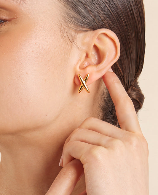 The Kiss Stud Anti Tarnish Earrings - Gold