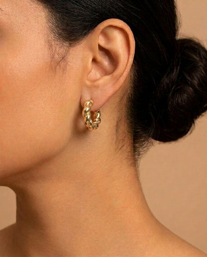 The Twist Hoop Earrings - Gold