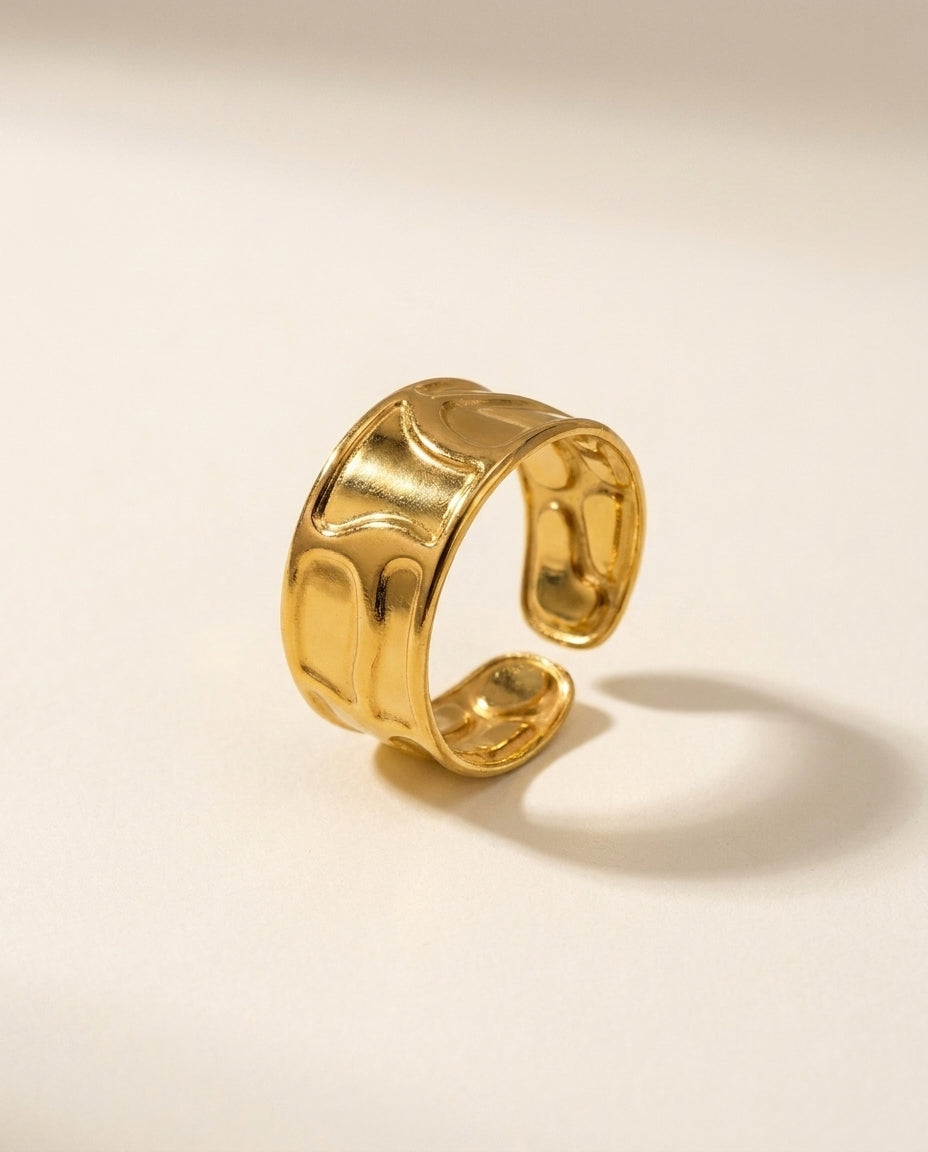 The Molten Band Ring - Gold