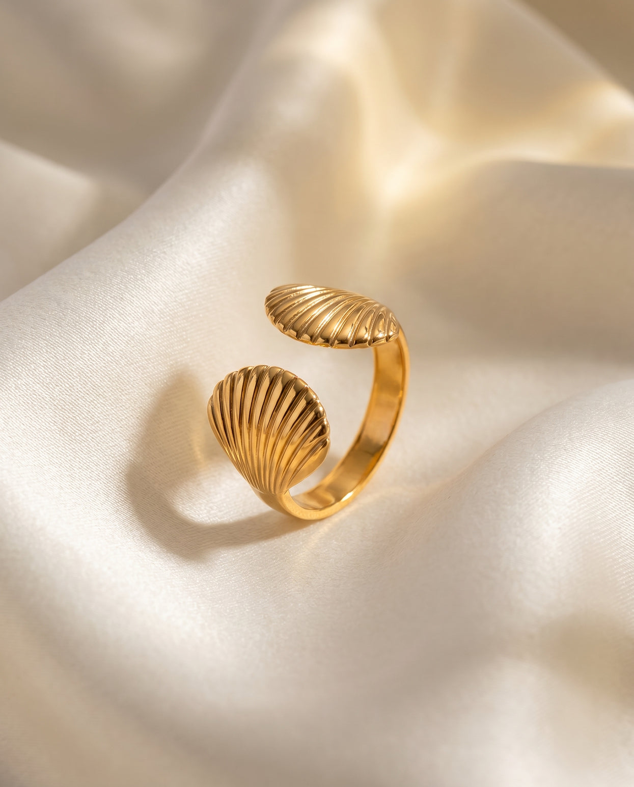 The Shell Bypass Ring - Gold