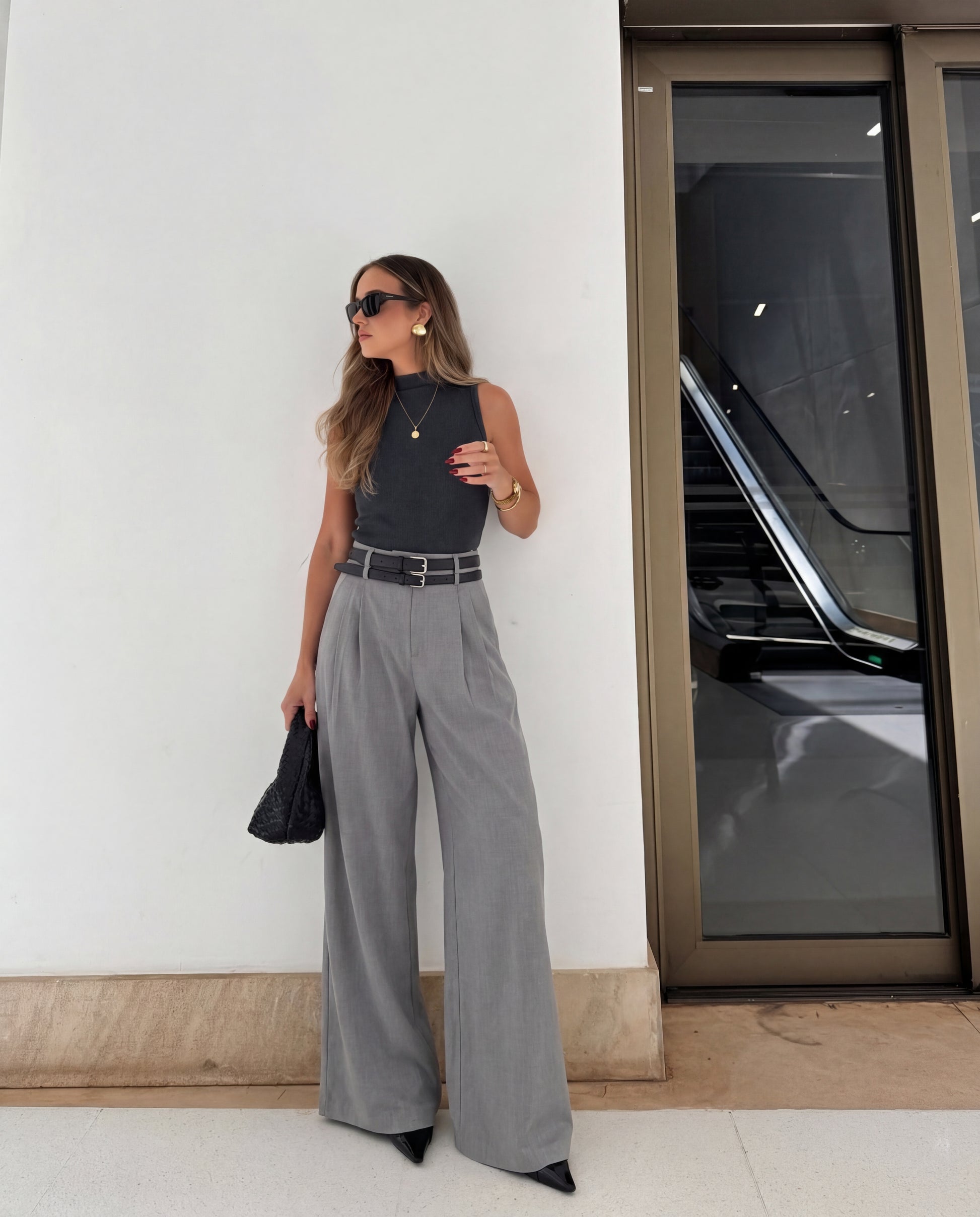 bottomwear,trousers,casual, casual chic,gen z,grey,pleated,belt,wide leg fit,wide leg,full length,,high rise	"OY2284	25110068GG"