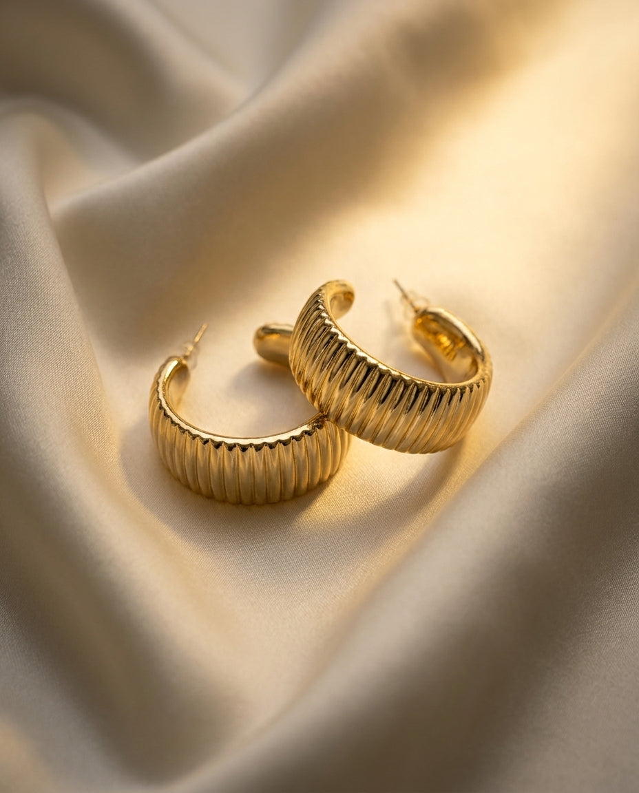 The Croissant Hoop Earrings - Gold