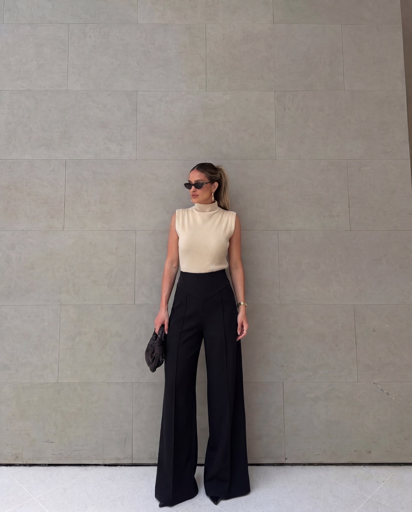 Sculpted Waist Pleated Black Trousers