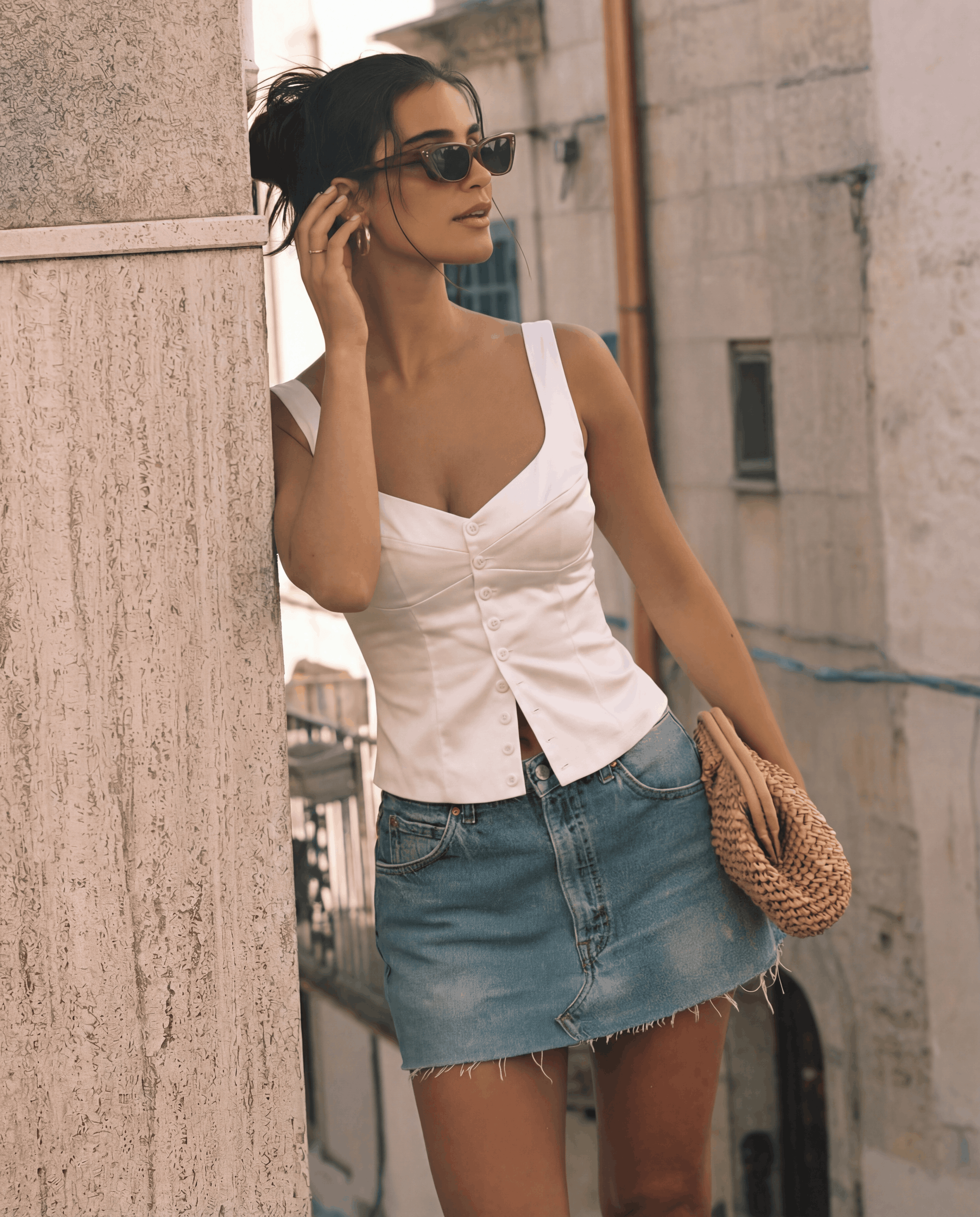 button-up-fitted-top,WHITE FITTED TOP,topwear,tops,semi-formal,minimal,woven,poplin,white,solid,button,tailored fit,fitted,regular,diamond neck,sleeveless