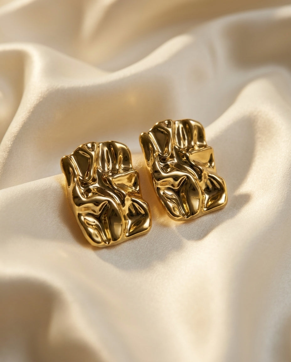The Crush Stud Earrings - Gold