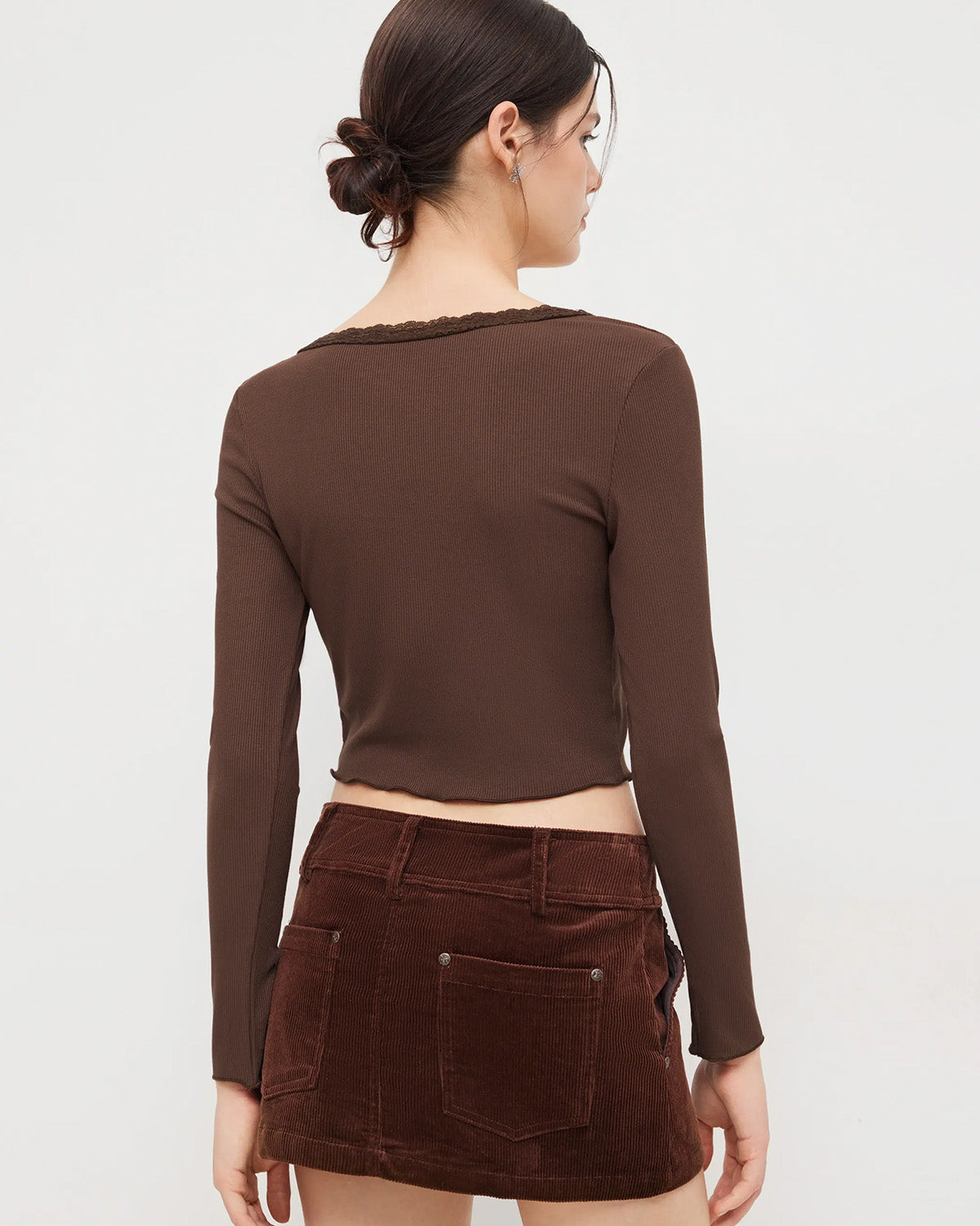 topwear,tops,casual, casual chic,gen z, minimal, summer,knitted, stretchable,ribbed,,brown,solid,contrast fabric, textured,button,skinny fit,crop top,crop,curved hem,v-neck,no straps,set in sleeves,long sleeves, OY2157, 25080019GG