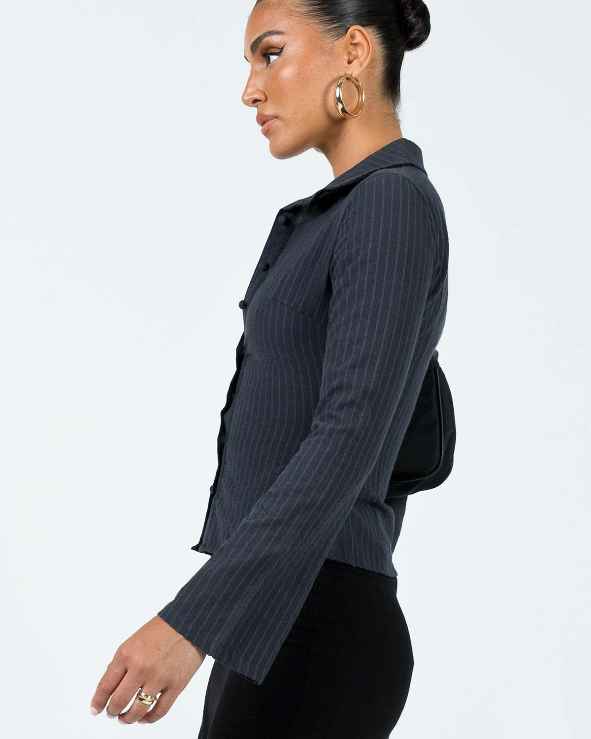 topwear,shirts,casual, semi-formal,minimal, streetwear,summer,woven,polycotton,,black,stripes,slim fit,,regular,straight hem,collared,,flared sleeves,long sleeves	25040022GG, OY1021