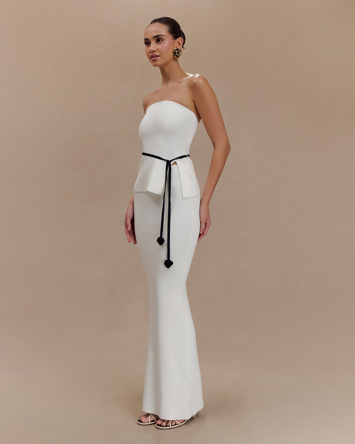 coord sets,bottomwear, topwear,casual chic, vacation, outdoor events,bold, minimal, summer, streetwear, utilitarian,knitted,ribbed,white,solid,slit,drawstring,skinny fit top,bandeau,waist length top,slit hem,off shoulder,no straps,no sleeves,no sleeves,skirts,Pencil Skirt,full length,straight hem,mid rise waist,no pockets, OY2176, 25080008GG