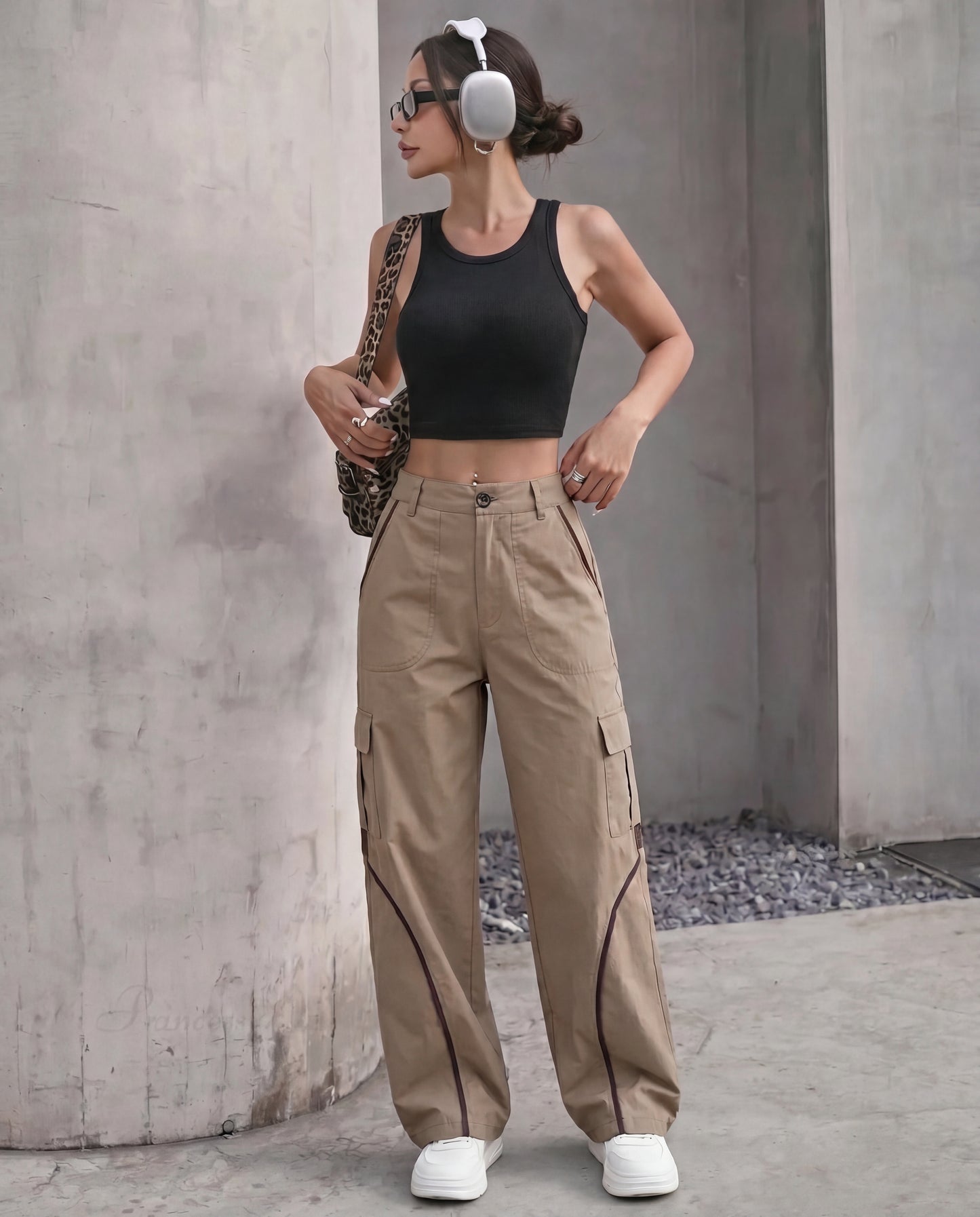 Curved Stripe Baggy Fit Brown Cargo Pants