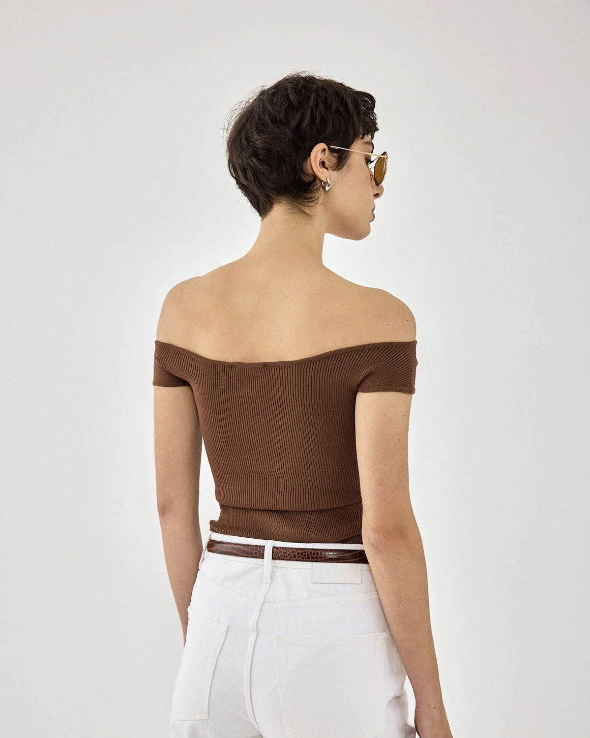 off-shoulder-princess-cut-neck-brown-top-brown-oy1511,25010011GG52,topwear,tops,casual, vacation, outdoor events,bold, glam, minimal, streetwear,knitted,ribbed,brown,solid,skinny fit,fitted,regular,sweetheart neck,sleeveless,Color: Brown
Fabric: Ribbed
Fit: Slim Fit 
Length: Regular
Neck: Off Shoulder
Sleeve: Sleeveless
Print: Solid,OFF SHOULDER PRINCESS CUT NECK BROWN TOP