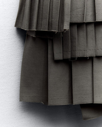 topwear,tops,casual, outdoor events,summer, streetwear,woven,cotton twill,,moss green,solid,pleated,zipper,tailored fit,fitted,waist length,asymmetric hem,square neck,shoulder strap,sleeveless,25040024GG, OY 1202