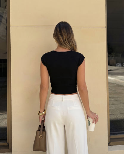 sweetheart-neck-crop-top,SWEET HEART NECKLINE TOP,topwear,tops,casual,streetwear,knitted,single jersey,black,solid,slim fit,crop,crop,diamond neck,sleeveless