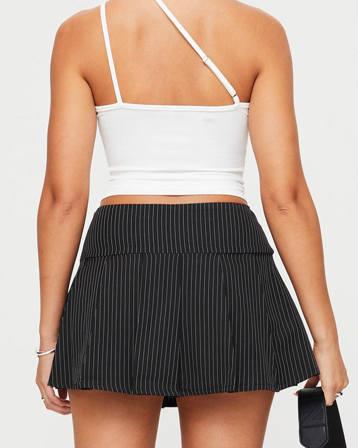 bottomwear,skirts,casual, outdoor events,streetwear, urban fit,woven,polycotton,black,pleated,tailored fit,mini skirt,mini,mid rise,PINSTRIPES PLEATED SKIRT,OY1603,25010051GG