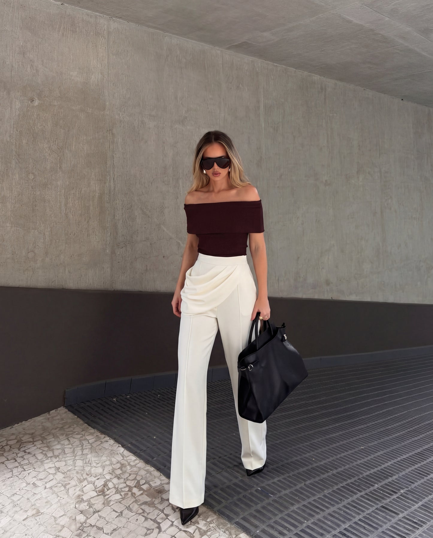 bottomwear,trousers,casual,gen z,gathered,white,wide leg fit,wide leg,full length,straight hem,high rise OY2050, 25110057GG