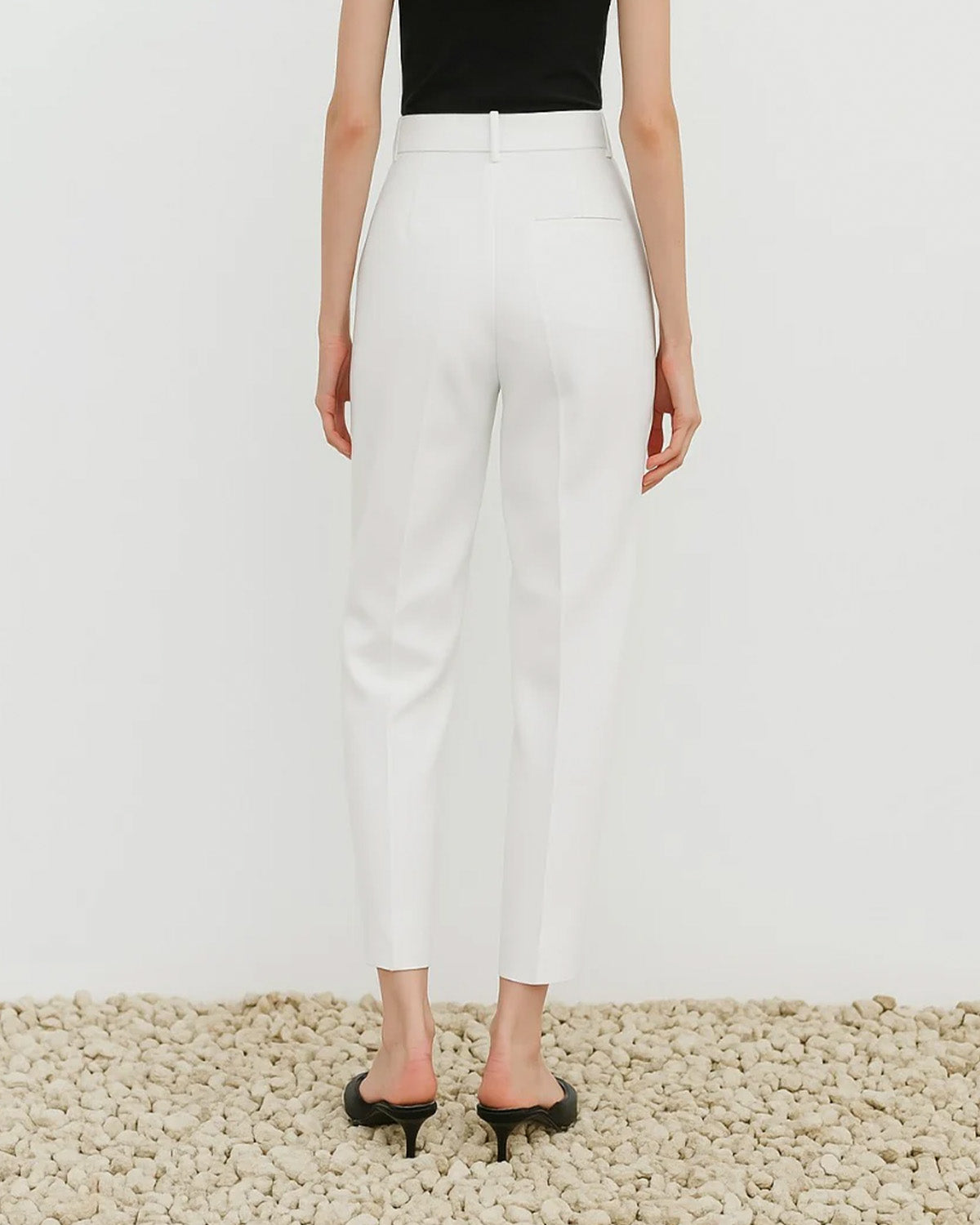 bottomwear,pants,formal, semi-formal,business outfit, urban fit, workwear,woven,polyester, spandex,white,pleated,belt,tailored fit,tapered,full length,high rise	25090037GG, OY942