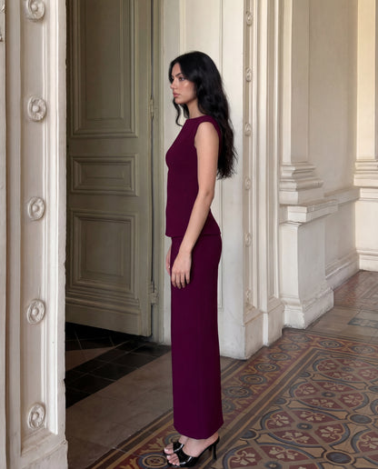 coord sets,bottomwear, topwear,semi-formal, outdoor events, casual chic, summer,urban fit, genz, minimal,knitted,kenzo ribbed,,,dark brown,solid,,,,,slim fit top,fitted top,waist length top,slit hem,boat neck,no straps,sleeveless,sleeveless,slip on top,skirts,straight skirt,maxi length,straight hem,mid rise waist,no pockets	,OY3043, 25070016GG