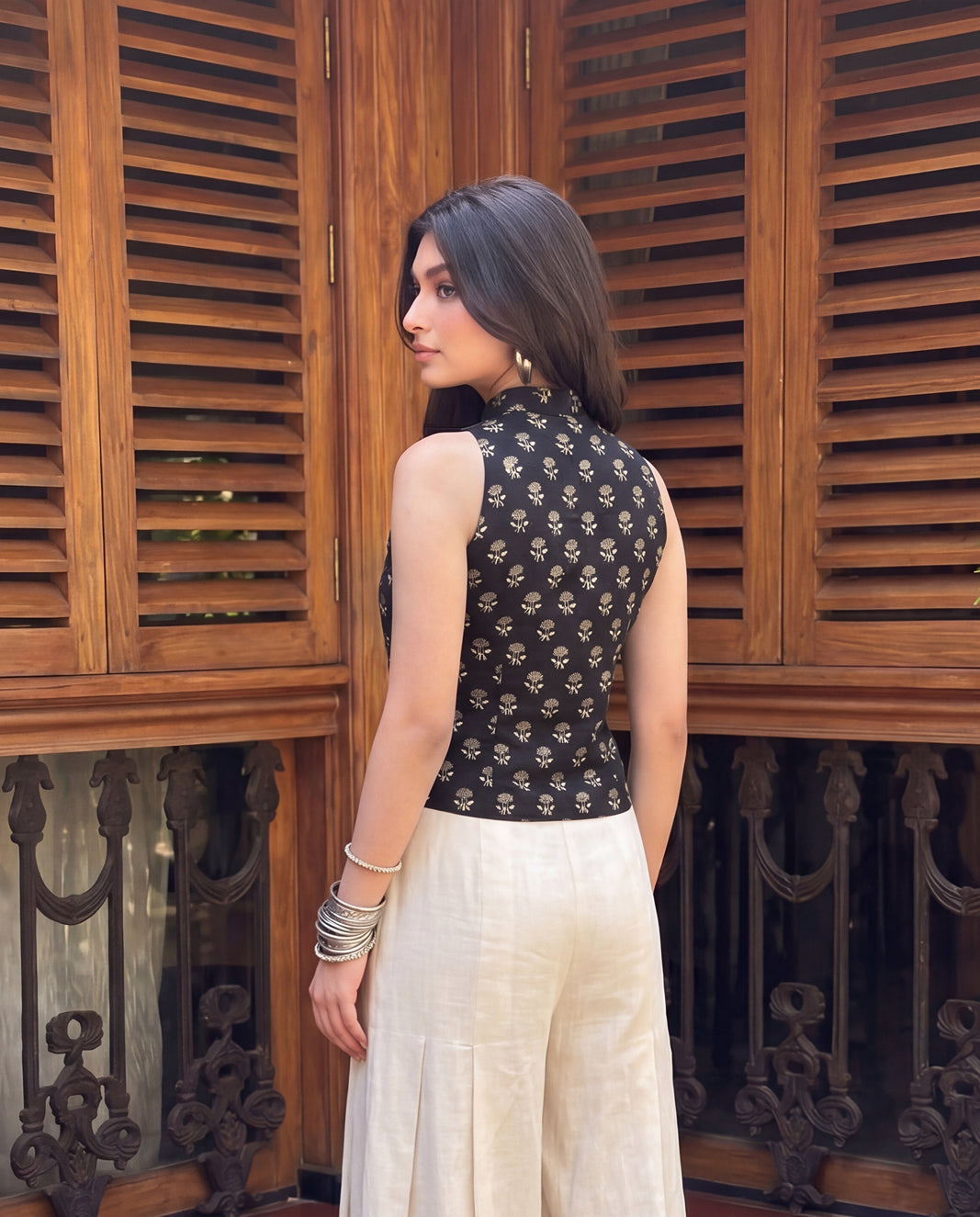Kaajal Keyhole Vest Top