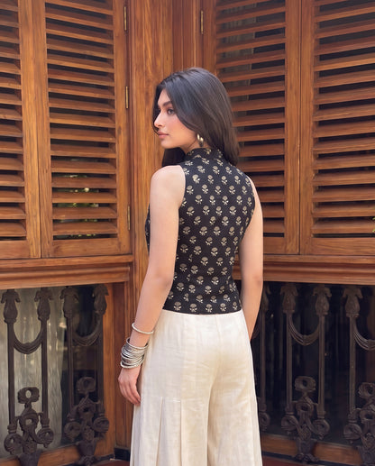 Kaajal Keyhole Vest Top