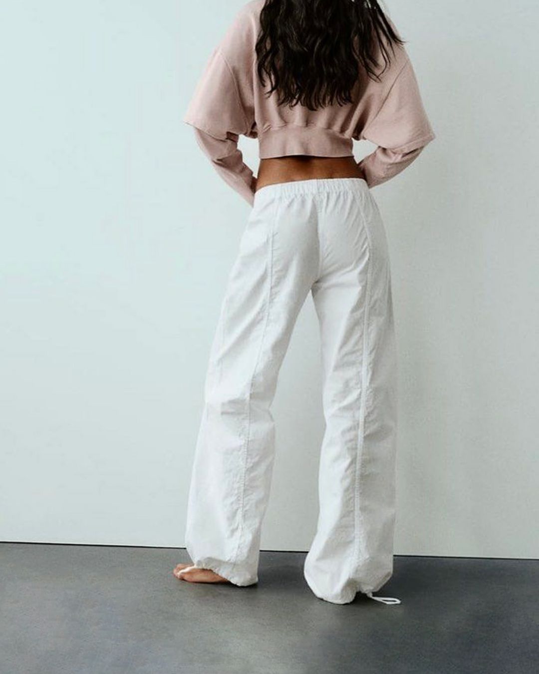 PARACHUTE PANTS,baggy fit, bottomwear, casual, cotton, drawstring, full length, mid rise, parachutes, streetwear, white, woven,parachute-pants-white,Color- White
Fabric- Cotton
Fit- Baggy Fit 
Length- Full Length (41in)
Waist- High Rise
Hem- Drawstring Hem
Closure- Elasticated Waist
No. of Pockets- 2
Print- Solid