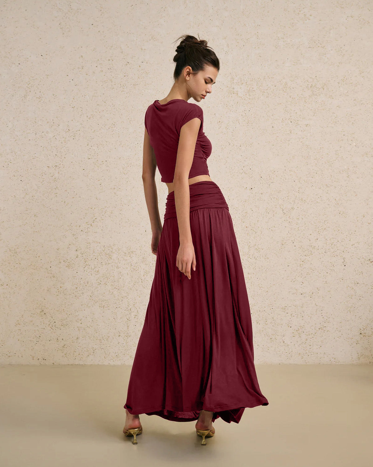 coord sets,bottomwear, topwear,casual chic, outddoors, vacation, lunch date, summer,urban fit, genz, minimal,knitted,ribbed,ruching,dark brown,solid,ruching,,,slim fit top,fitted top,waist length,straight hem,crew neck,no straps,short sleeves,cap sleeves,slip on top,skirts,flare  skirt,full length,flared hem,mid rise waist,no pockets, OY3049, 25070020GG