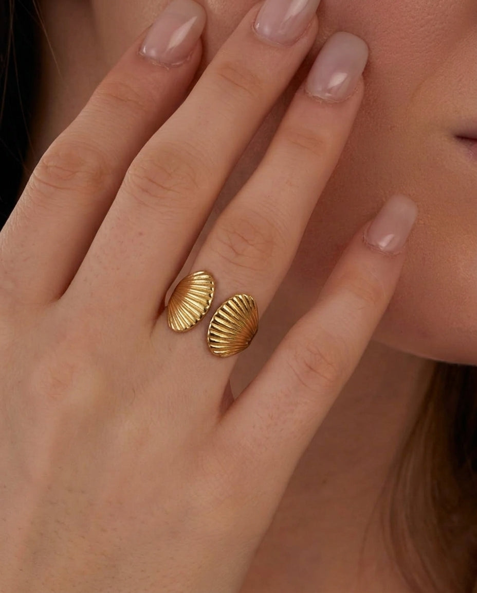 The Shell Bypass Ring - Gold