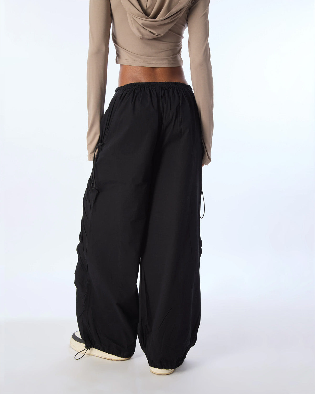 RUCHED PARACHUTE PANTS