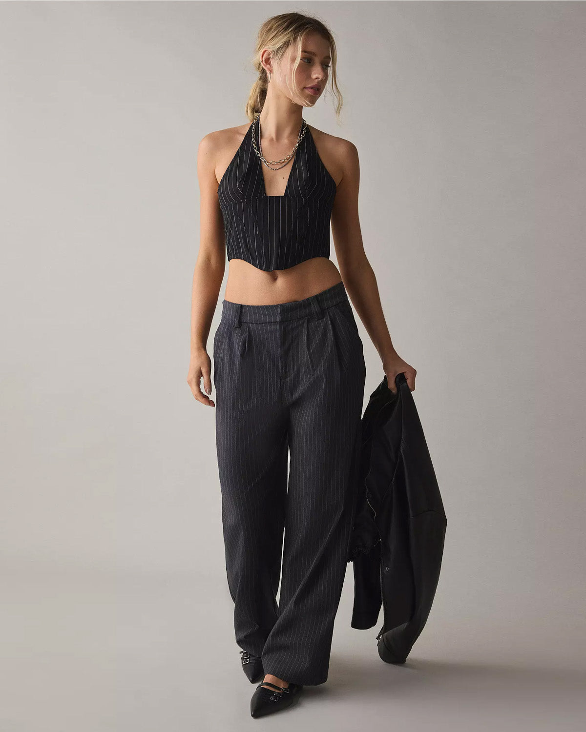 topwear,tops,semi-formal,bold, glam, summer, streetwear,woven,polycotton,black,pinstripes,pinstripes,drawstring,tailored fit,corset,crop,curved hem,halter neck, sleeveless, OY2002, 25060034GG