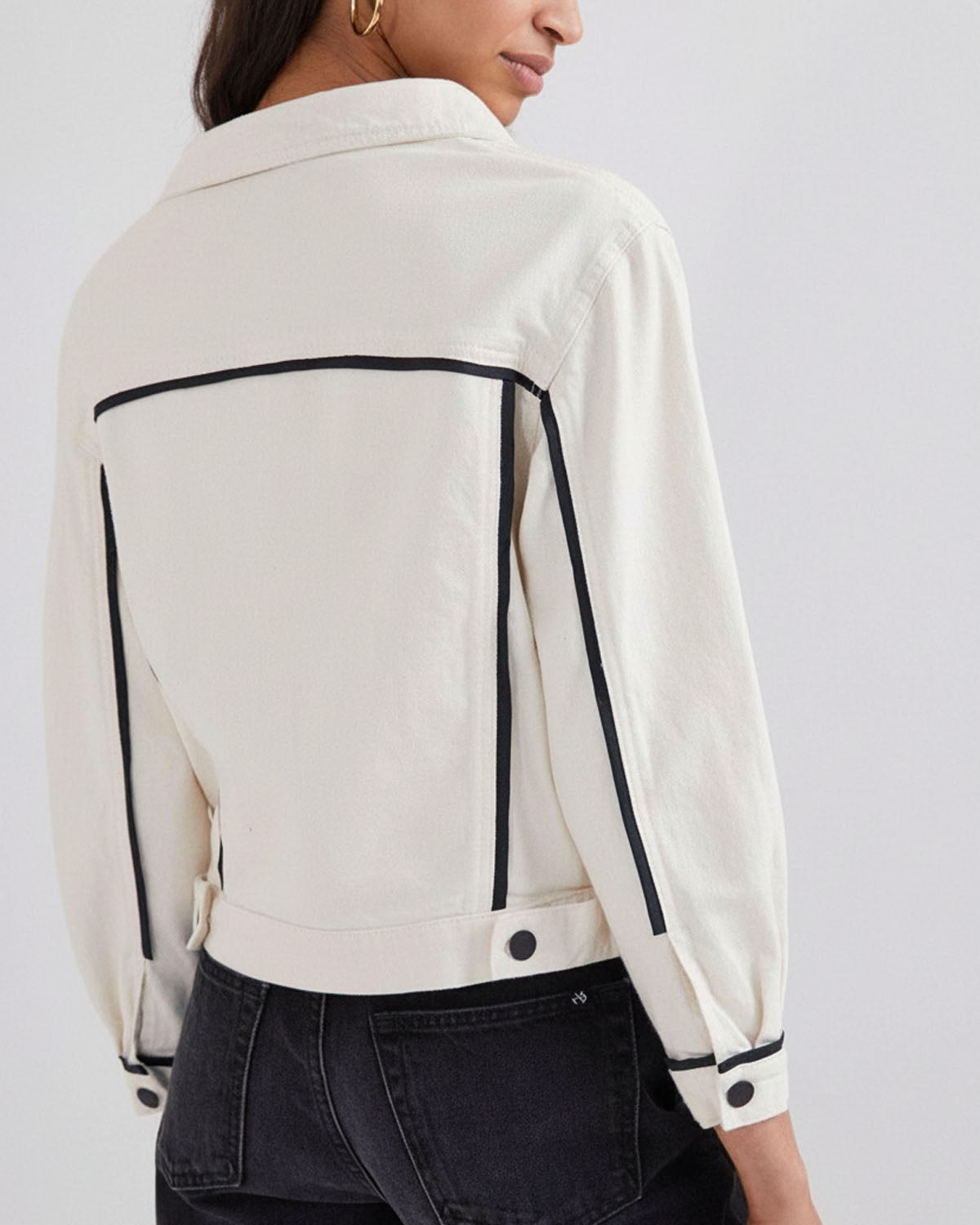 outer wear,jackets,casual, outdoors,minimal, streetwear, winter wear,woven,denim,NA,white,color block, solid, striped,textured, panelling,button,regular fit,single breasted,regular,straight,spread collar,set in sleeve,long sleeves,flap pocket, OY2242, 25090060GG