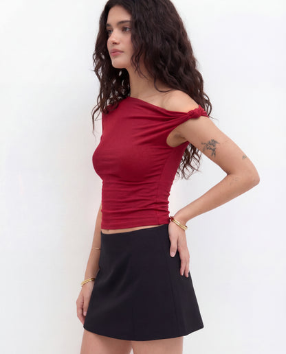 Knot Up Shoulder Fitted Top In Burgundy