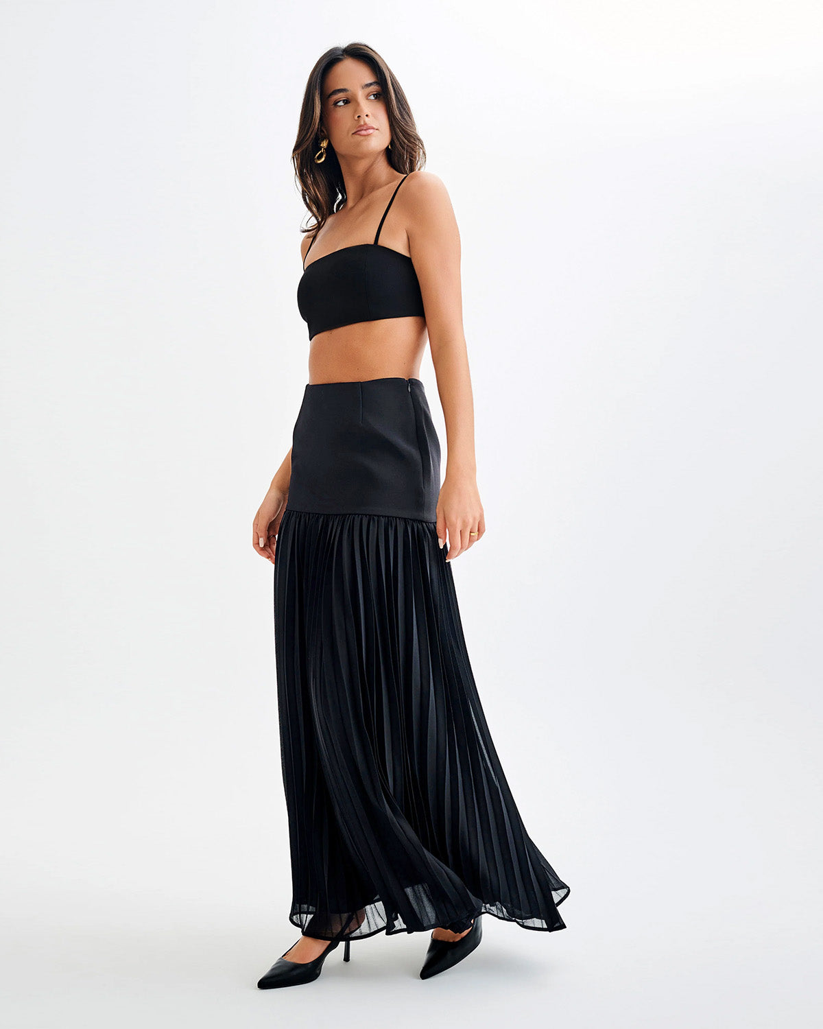 bottomwear,skirts,casual chic, outdoor events, vacation,soft girl, summer,,chiffon,panelling,black,panelled, pleated,zipper,relaxed fit,flared,maxi,flared,mid rise, OY2079, 25060052GG