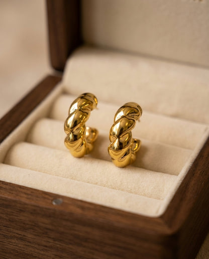 The Twist Hoop Earrings - Gold