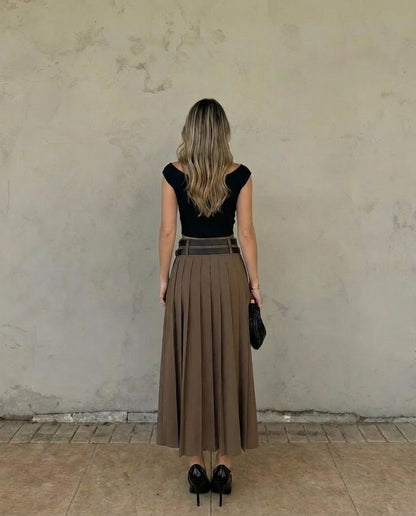 Sweet Heart Neckline Top and Brown Pleated Skirt With Two Detachable Belts