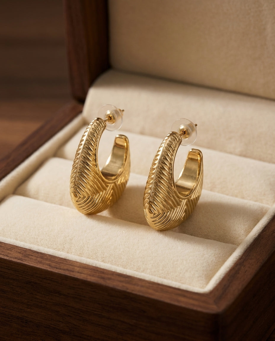 The Ribbed Drop Hoop Earrings - Gold