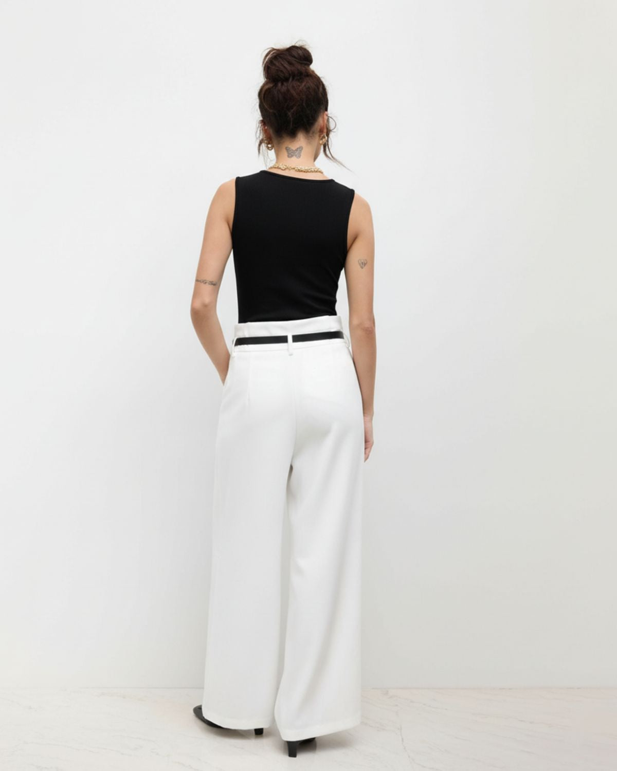bottomwear,pants,semi-formal,business outfit,stretchable,polyester, spandex,white,pleated,tailored fit,wide leg,full length,high rise, 24090003GG, OY959